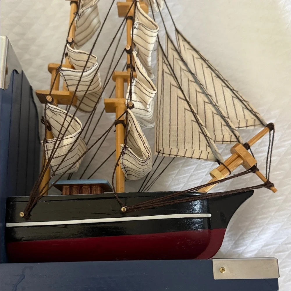 Vintage Nautical Wooden Sailing Ship Bookends set of 2, Navy blue, Like New! - Picture 6 of 9